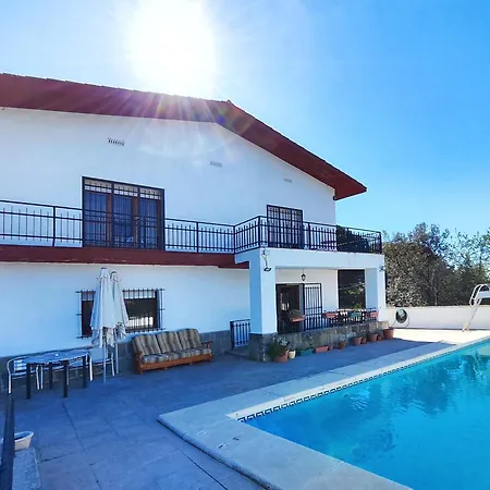 Casa Con Piscina Privada En *